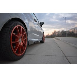 Накладки сплиттеры на пороги на Ford Fiesta MK7 VII ST